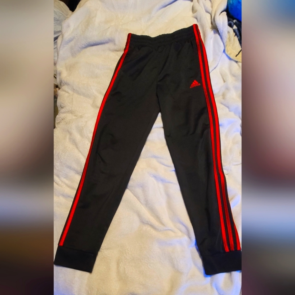 Boys Adidas Joggers youth L (14/16)